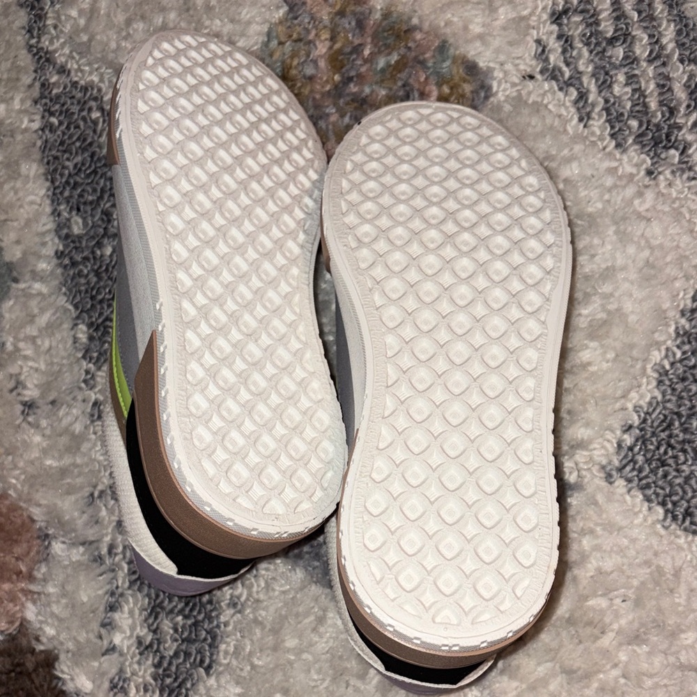 Rocket Dog Sneakers- New/ No Box - Picture 11 of 11